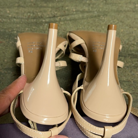 BP Platinum Twirl-Lea Sandal Nude Patent SZ 7 NWT - Picture 4 of 11